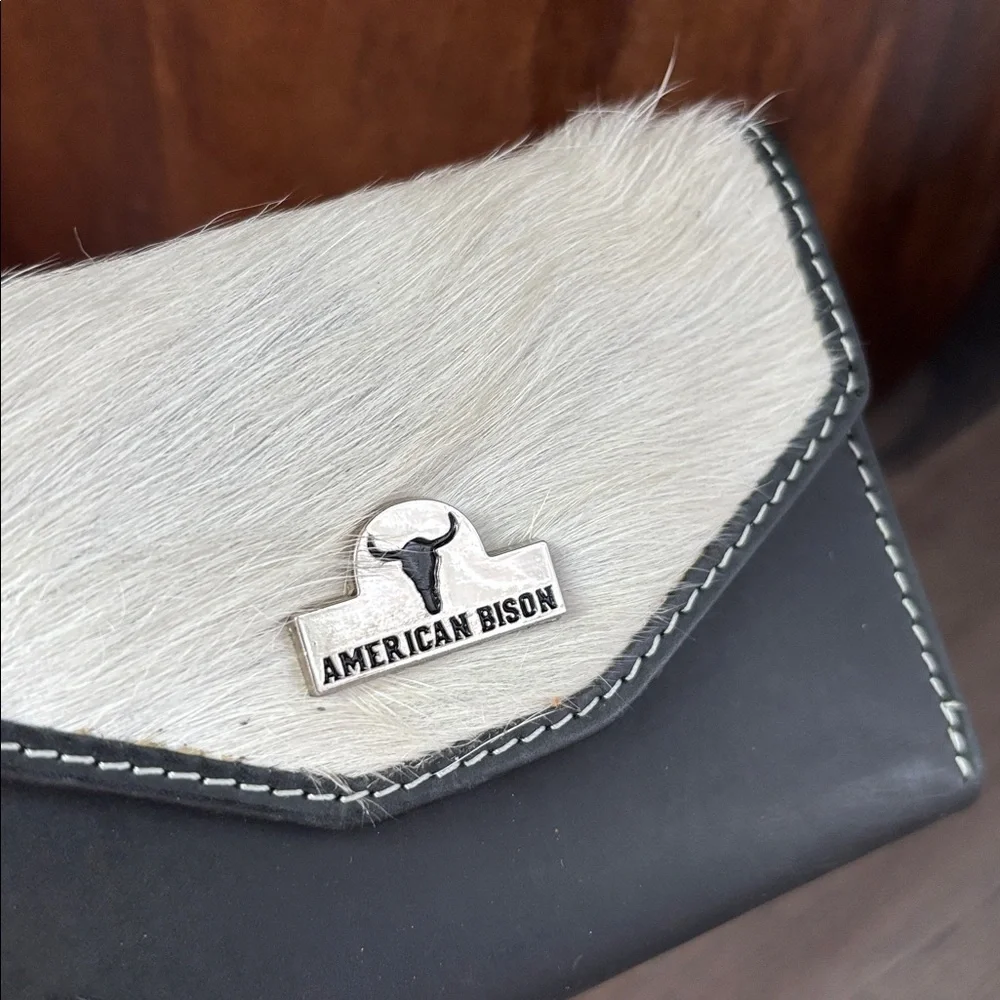 American Bison Hair on Hide,Genuine Leather,5 card,1 ID,bill,zip coin,,snap top